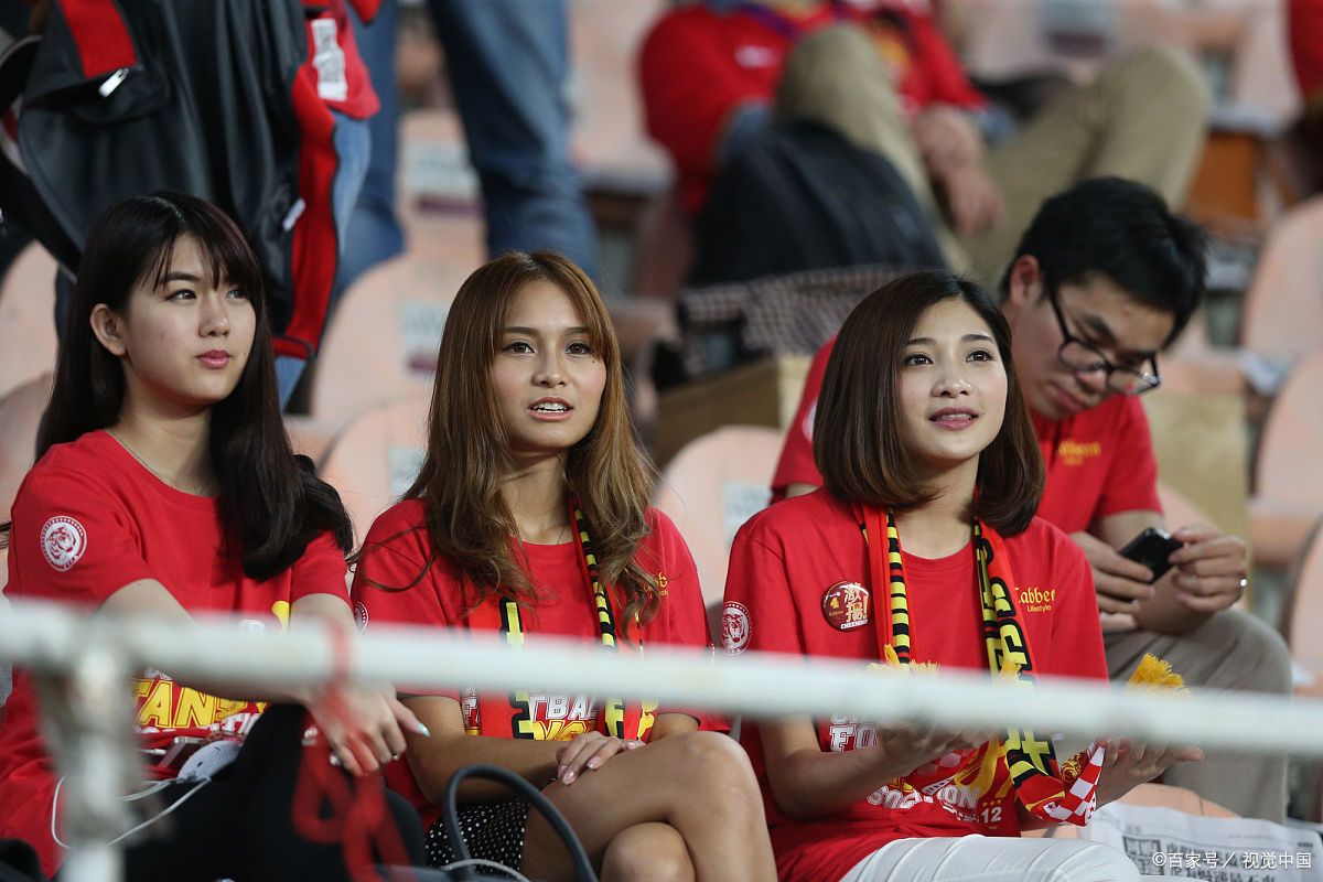 紧张激烈的足球赛事,女队力挽狂澜的简单介绍 紧张激烈的足球赛事,女队力挽狂澜的简单介绍