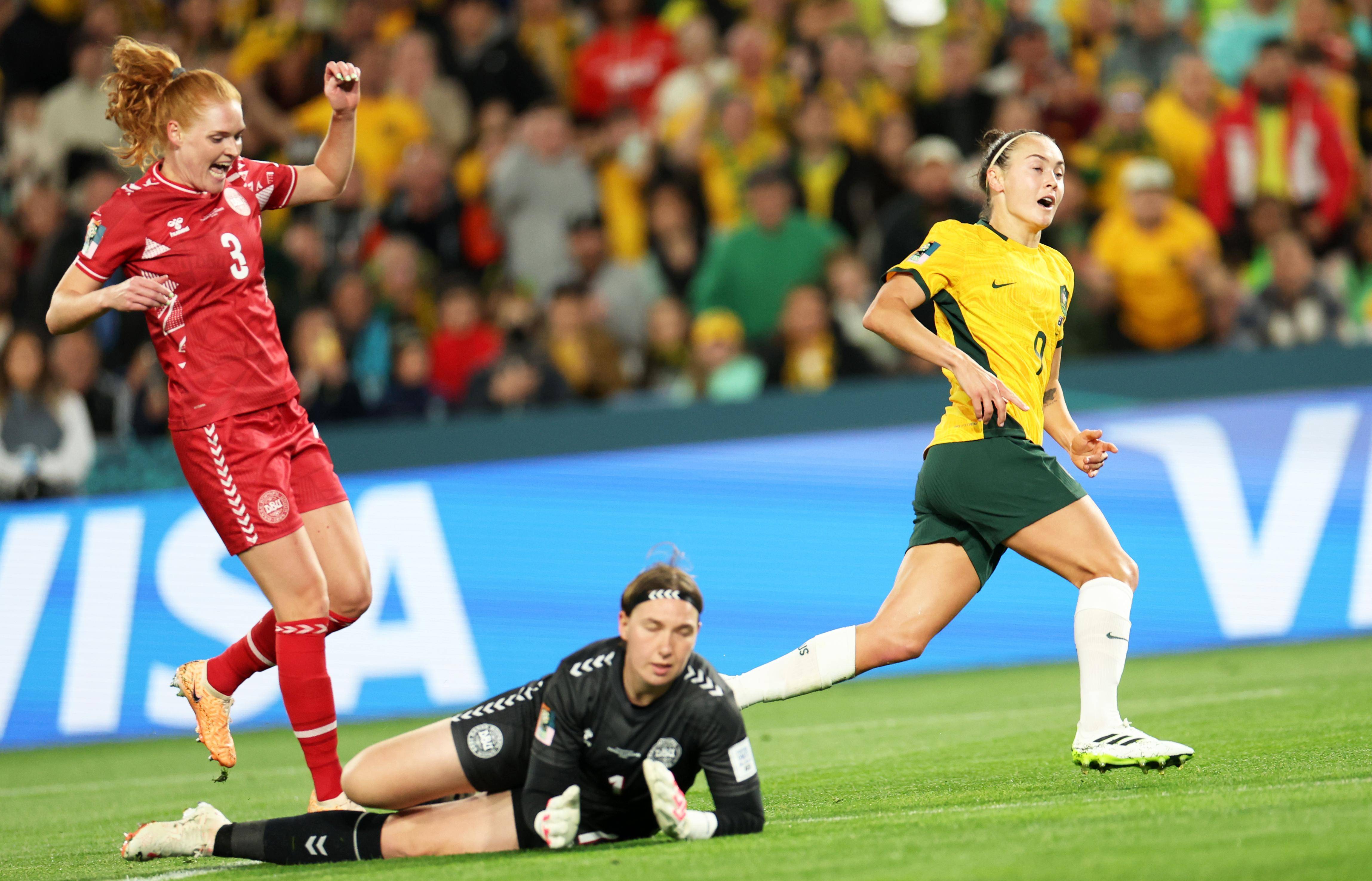 精彩足球盛宴,女足选手展现实力! 精彩足球盛宴,女足选手展现实力!