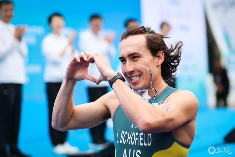 铁人三项赛男选手展现实力,称雄全场的简单介绍 铁人三项赛男选手展现实力,称雄全场的简单介绍