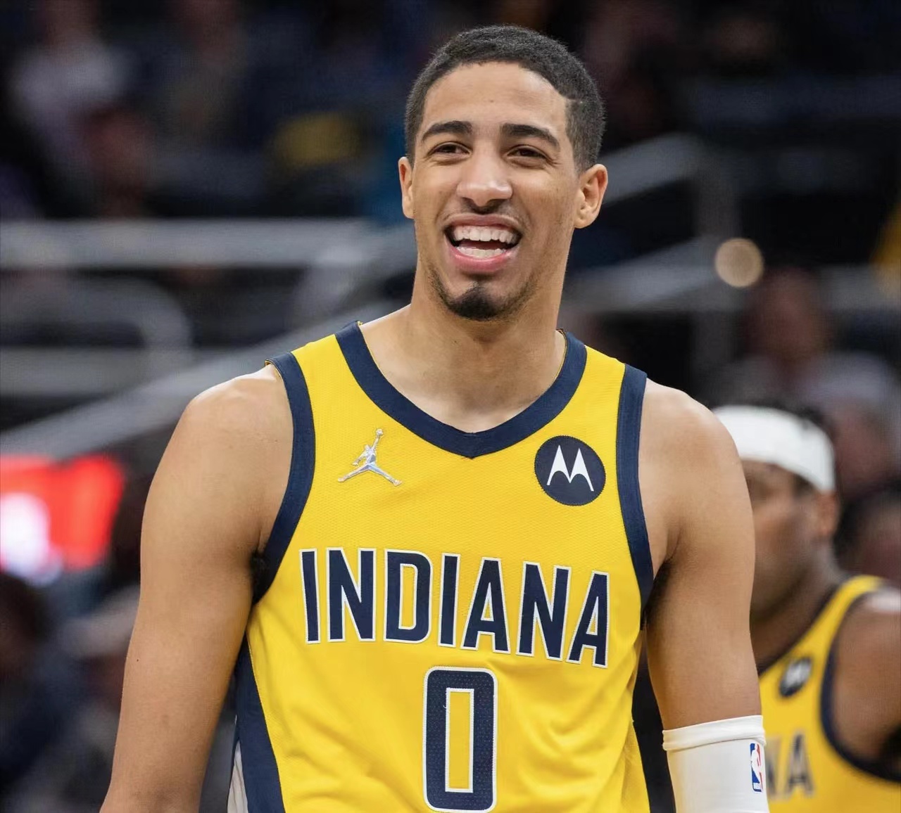 球队新赛季战绩出色，成为黑马