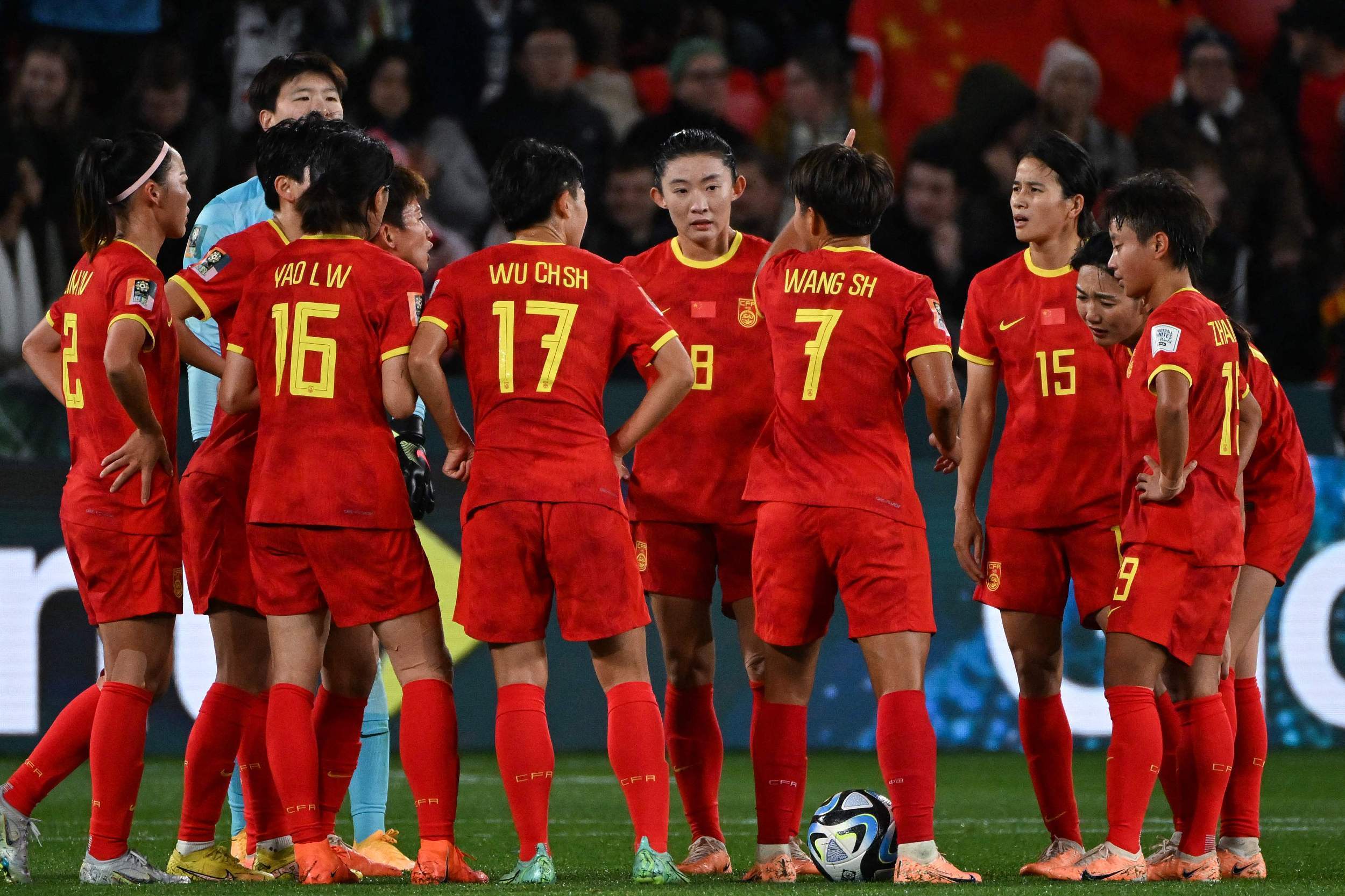 世界各国足球好手齐聚比赛,中国女足备战 世界各国足球好手齐聚比赛,中国女足备战