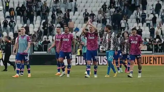 佛罗伦萨球员间默契十足,默契配合 佛罗伦萨球员间默契十足,默契配合