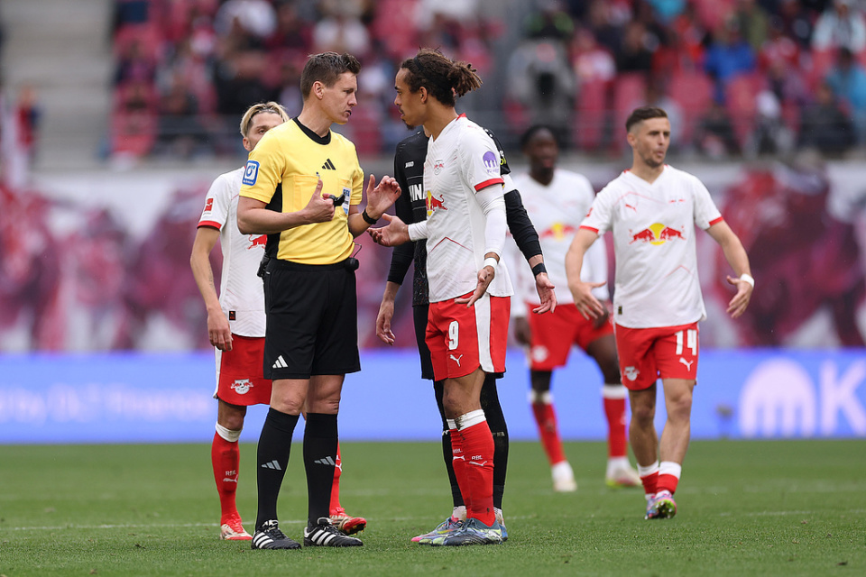 包含多特蒙德遭遇莱比锡红牛惨败,冠军梦魇继续缠身的词条 包含多特蒙德遭遇莱比锡红牛惨败,冠军梦魇继续缠身的词条