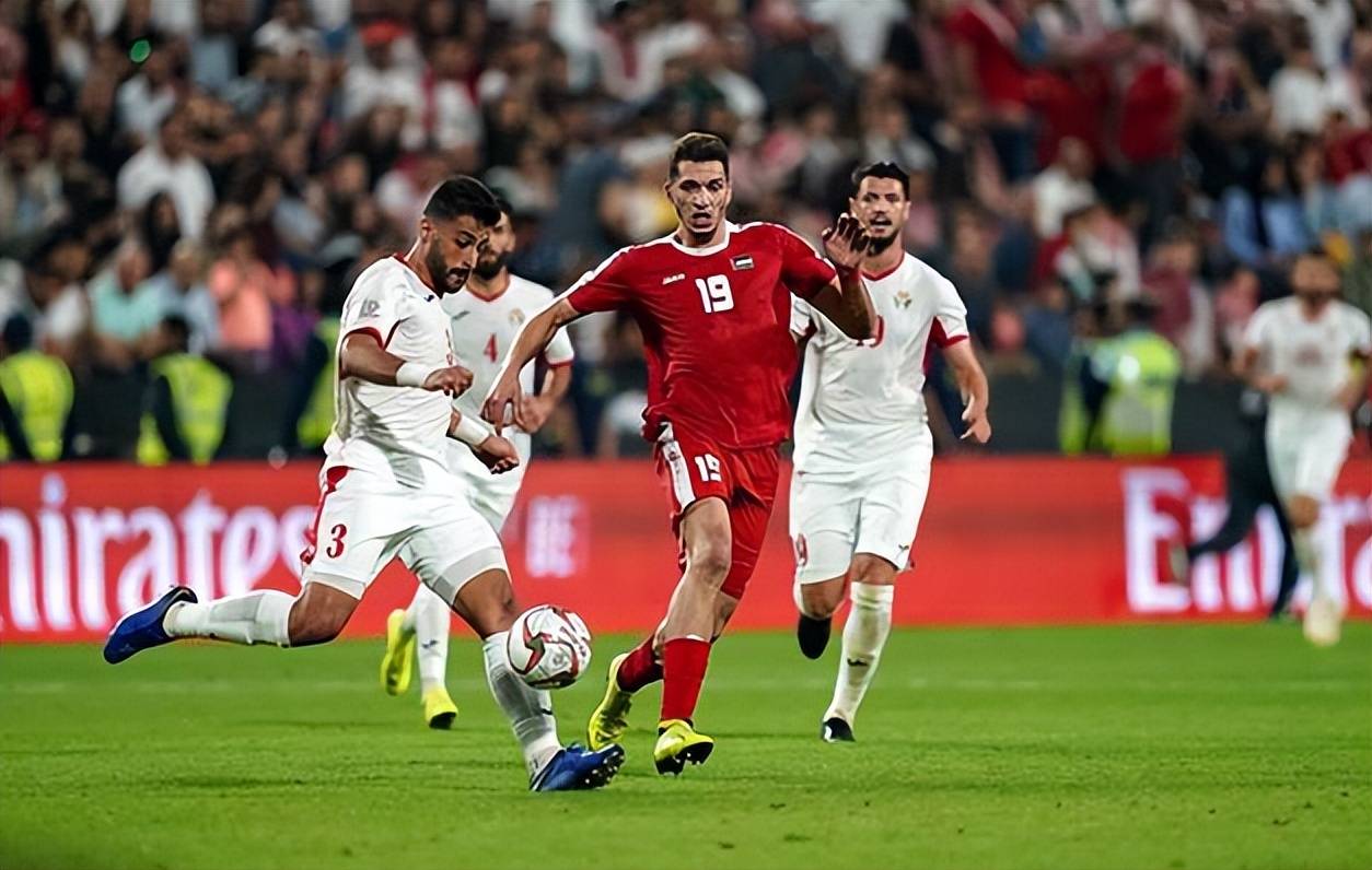 伊朗劲旅强势晋级,成为亚冠黑马 伊朗劲旅强势晋级,成为亚冠黑马