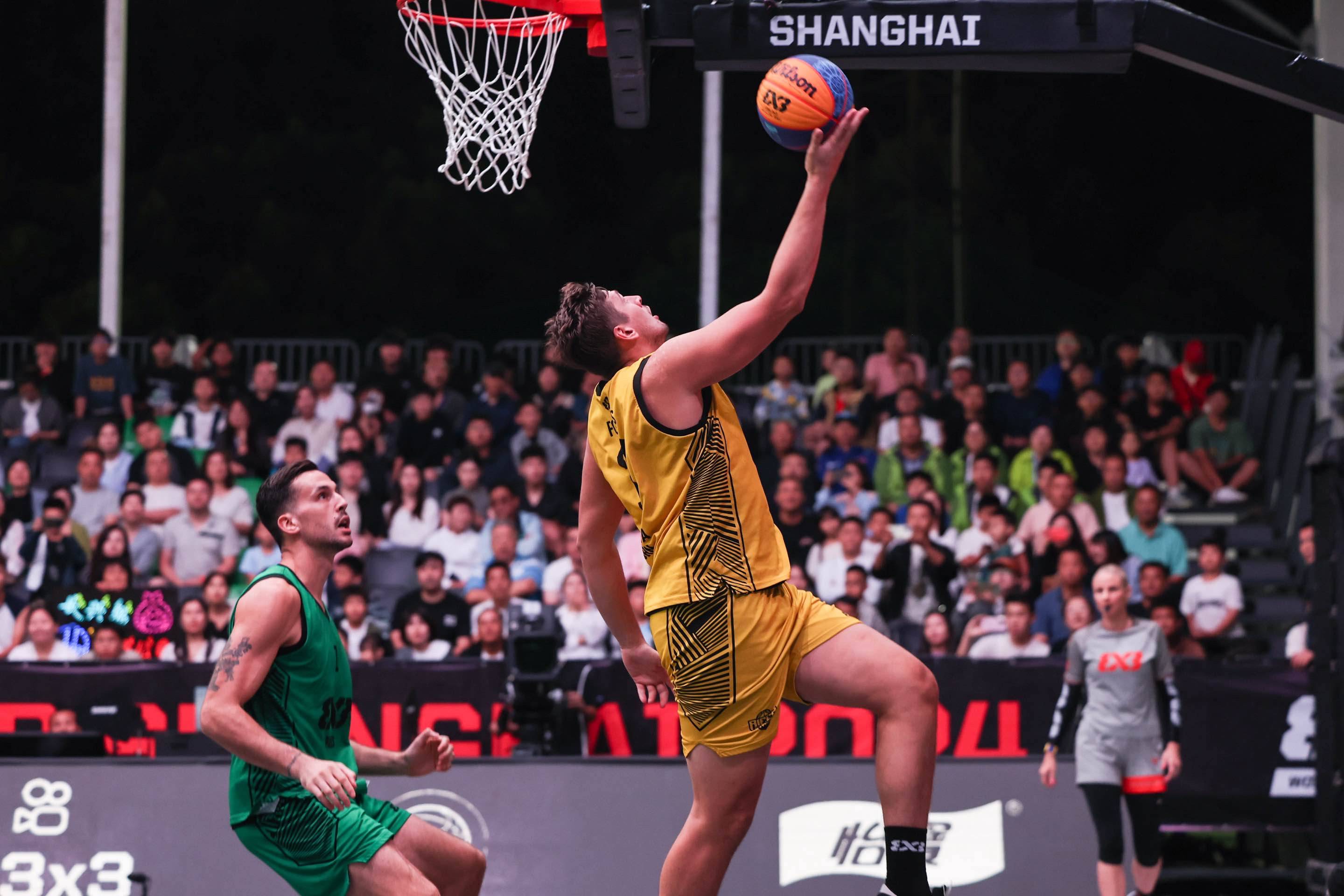 篮球赛事持续火爆,球队士气高昂 篮球赛事持续火爆,球队士气高昂