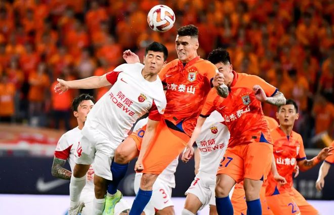 强队遭遇困境,教练面临考验 强队遭遇困境,教练面临考验