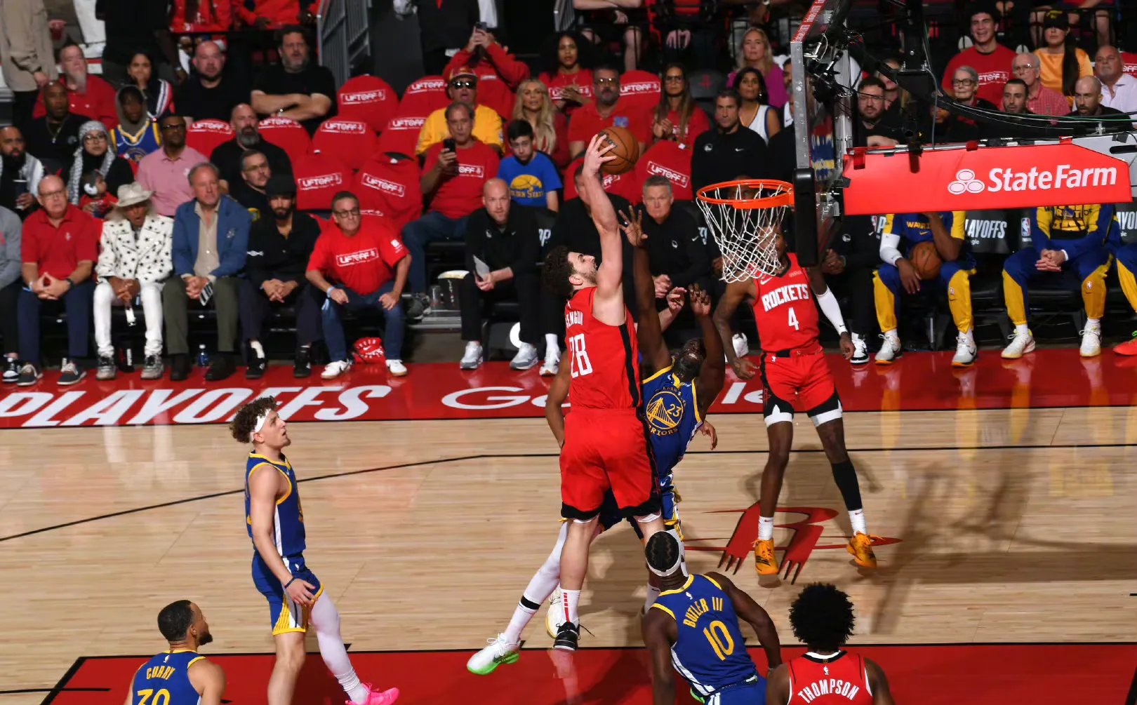 勇士主场惊险击败篮网 勇士主场惊险击败篮网