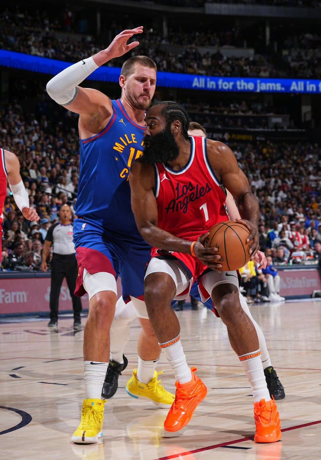 猛龙击败掘金，豪取胜利