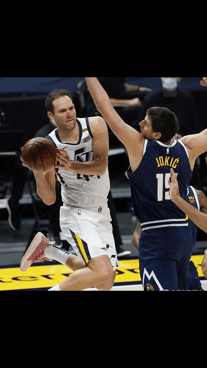 爵士击败掘金，米切尔砍下32分